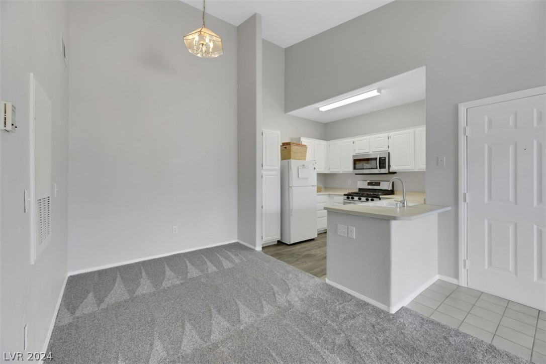 855 North Stephanie Street 2626