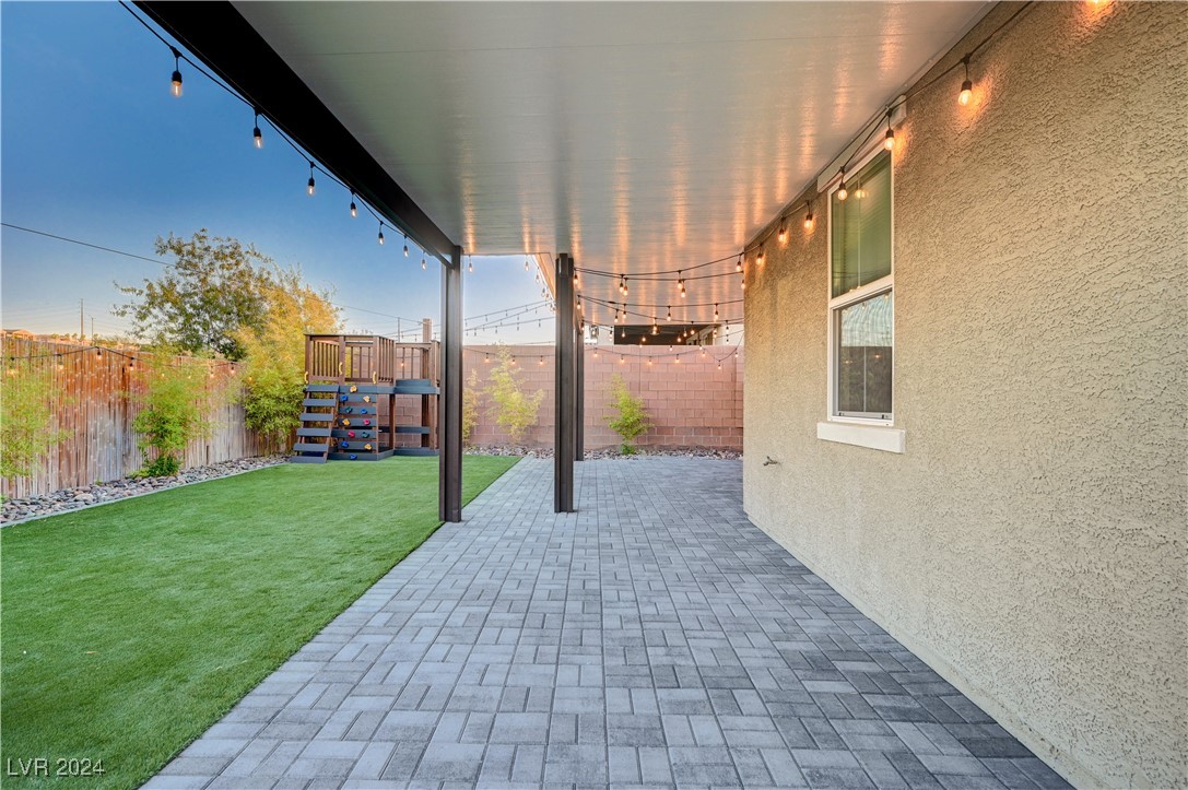 2774 Estrada Heights Street