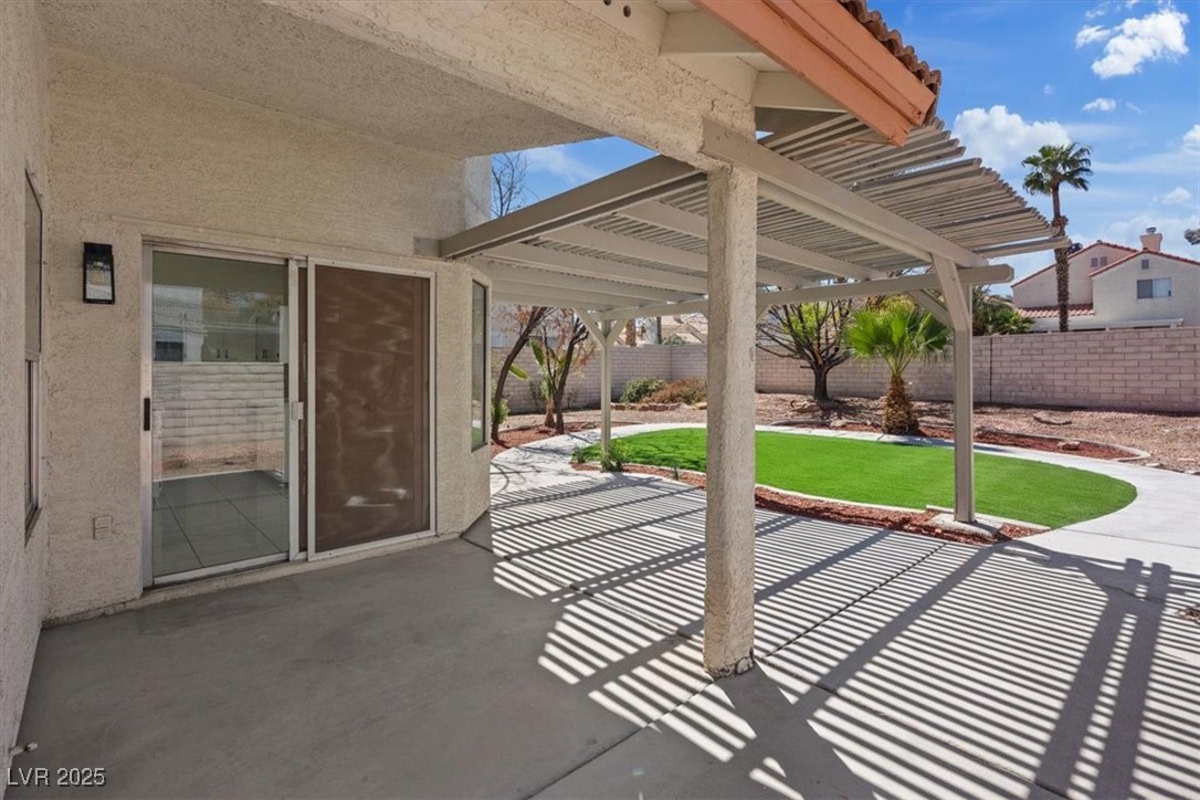2505 Goldenmoon Street