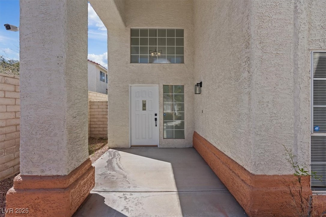 2505 Goldenmoon Street