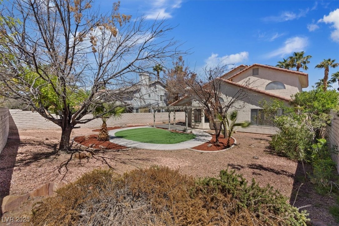 2505 Goldenmoon Street