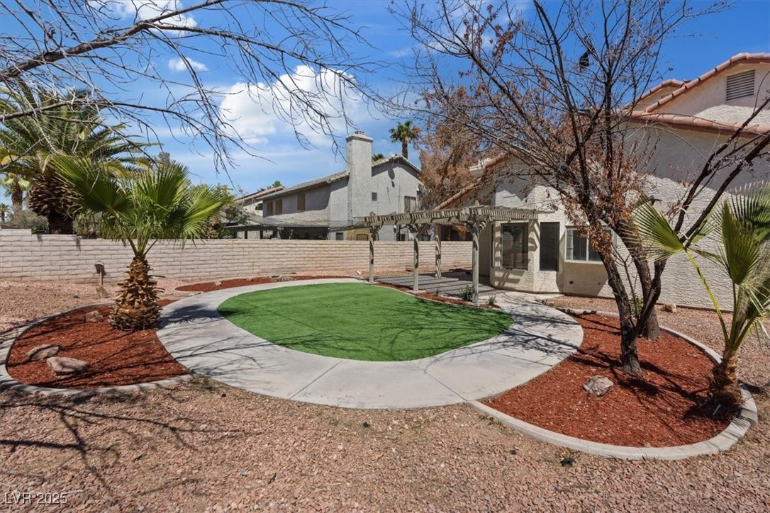 2505 Goldenmoon Street