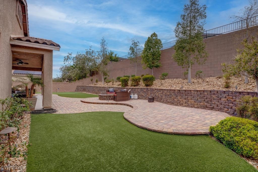 6985 Hopi Summit Court