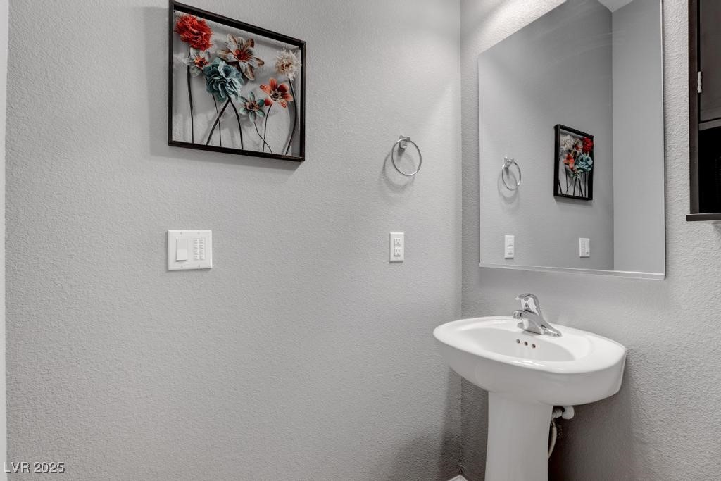 6985 Hopi Summit Court