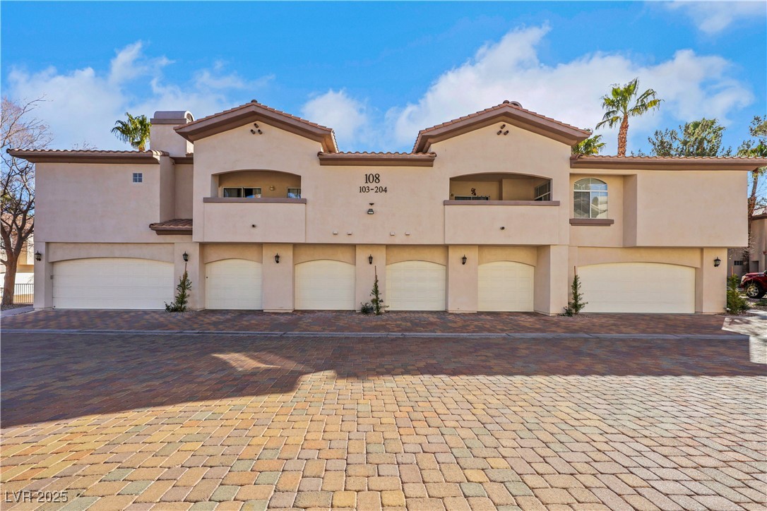 108 Lemon Glaze Street 202