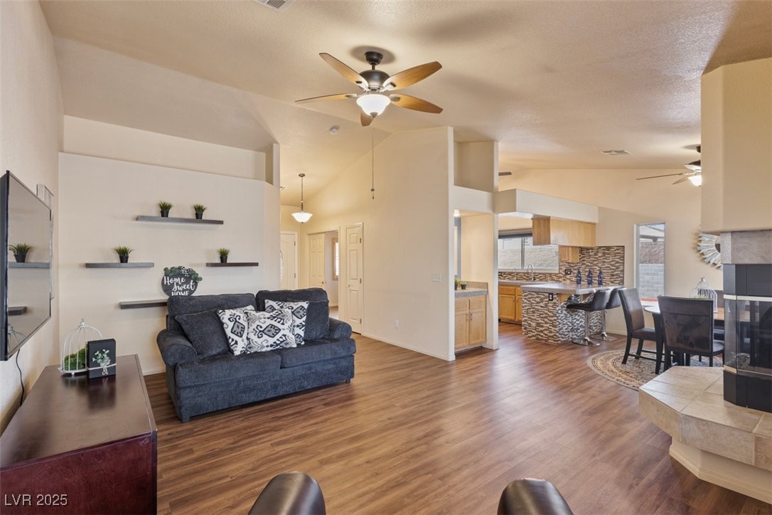 2035 East Warm Springs Road 1019
