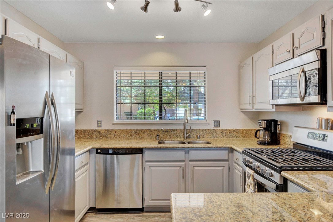 2851 VALLEY VIEW Boulevard 1016