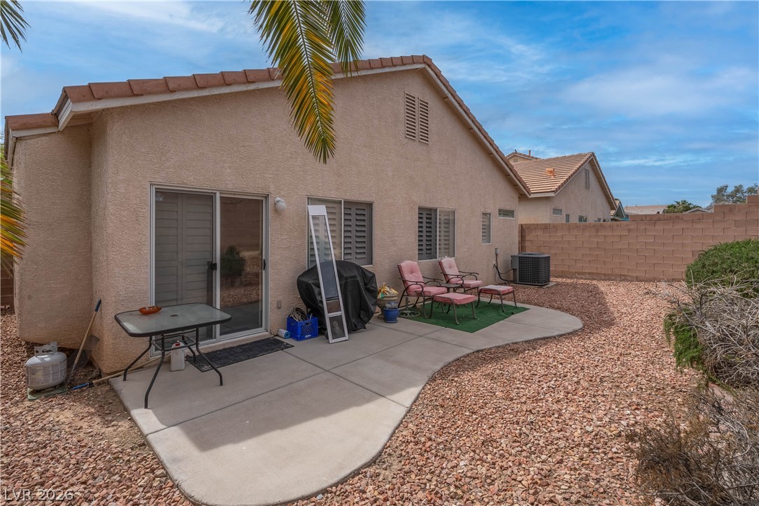 3802 Nestled Oak Avenue