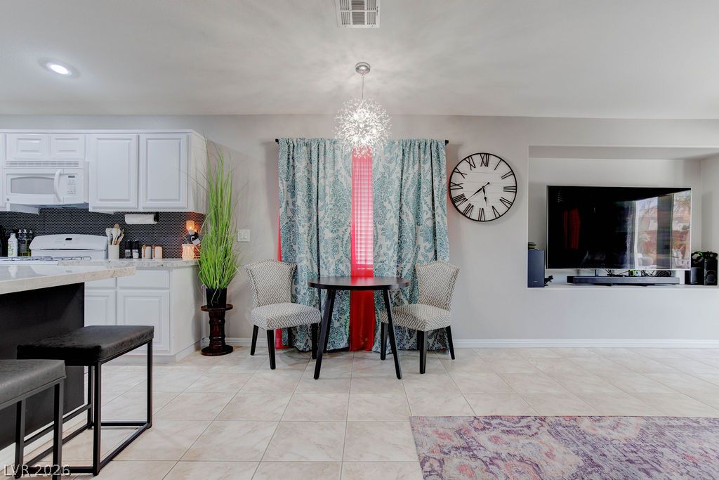 5989 Sierra Medina Avenue