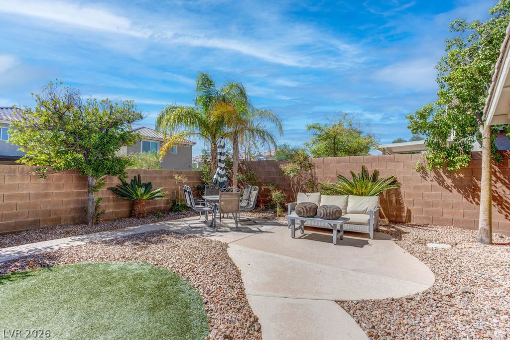 5989 Sierra Medina Avenue