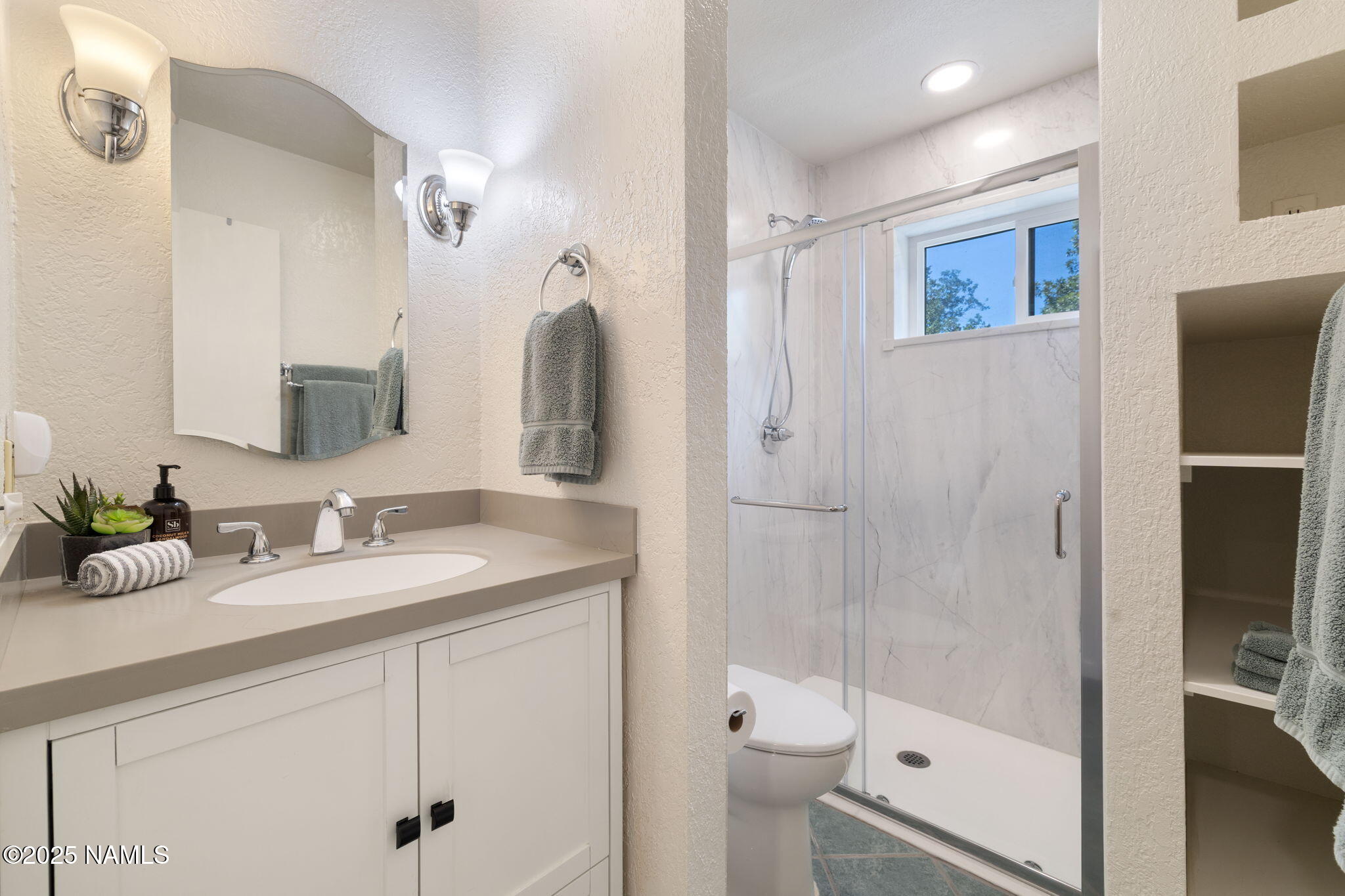 3939 N Geneva Circle