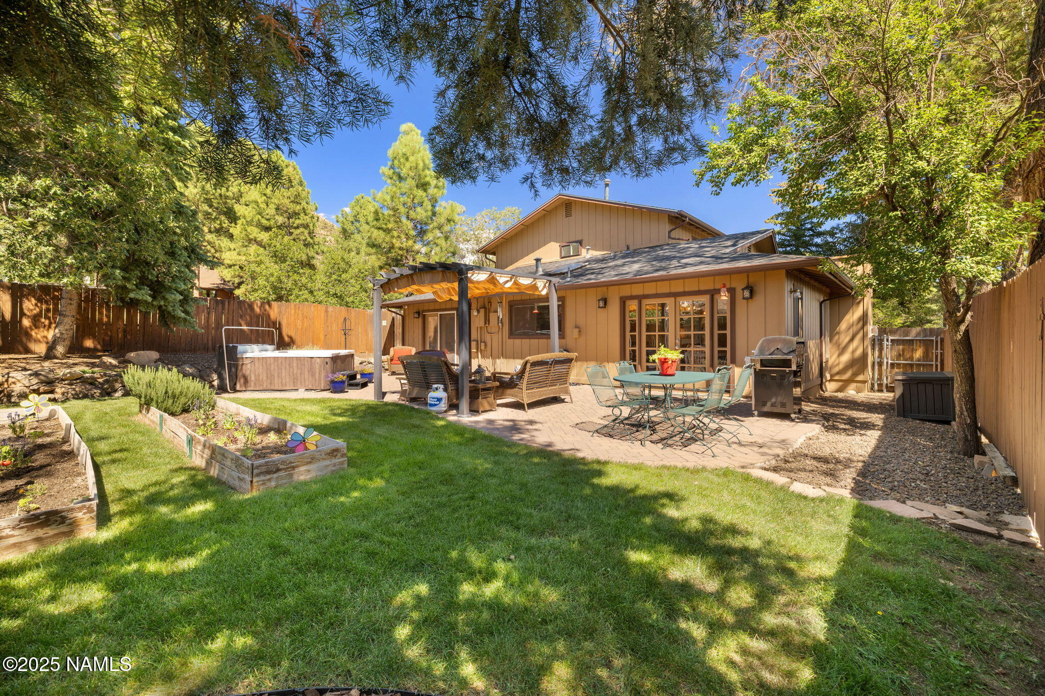 3939 N Geneva Circle