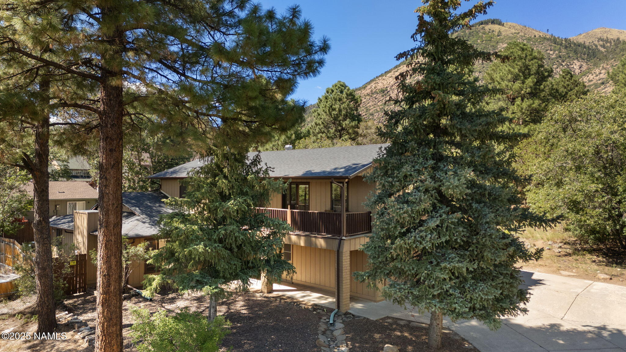 3939 N Geneva Circle