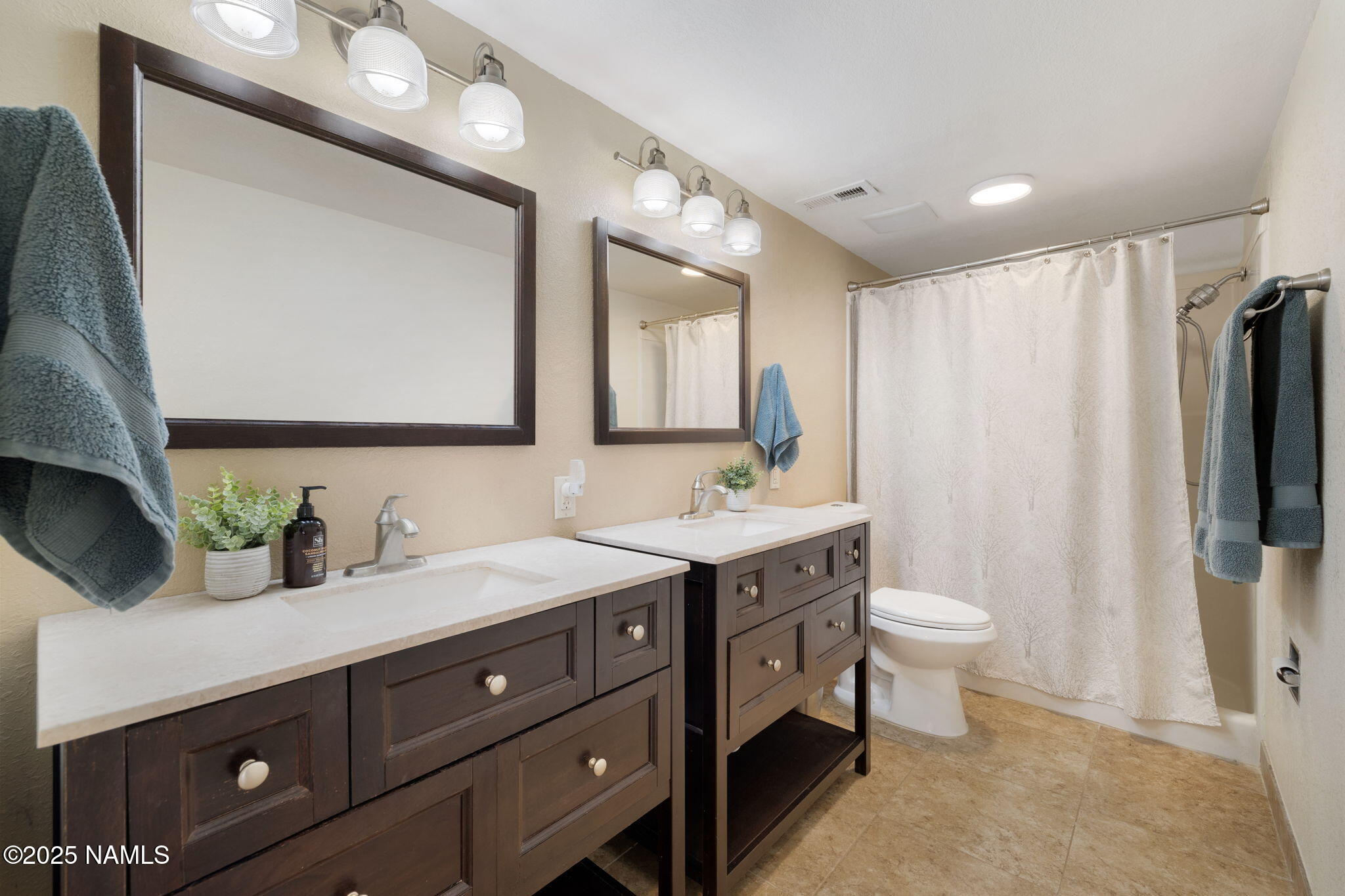 3939 N Geneva Circle