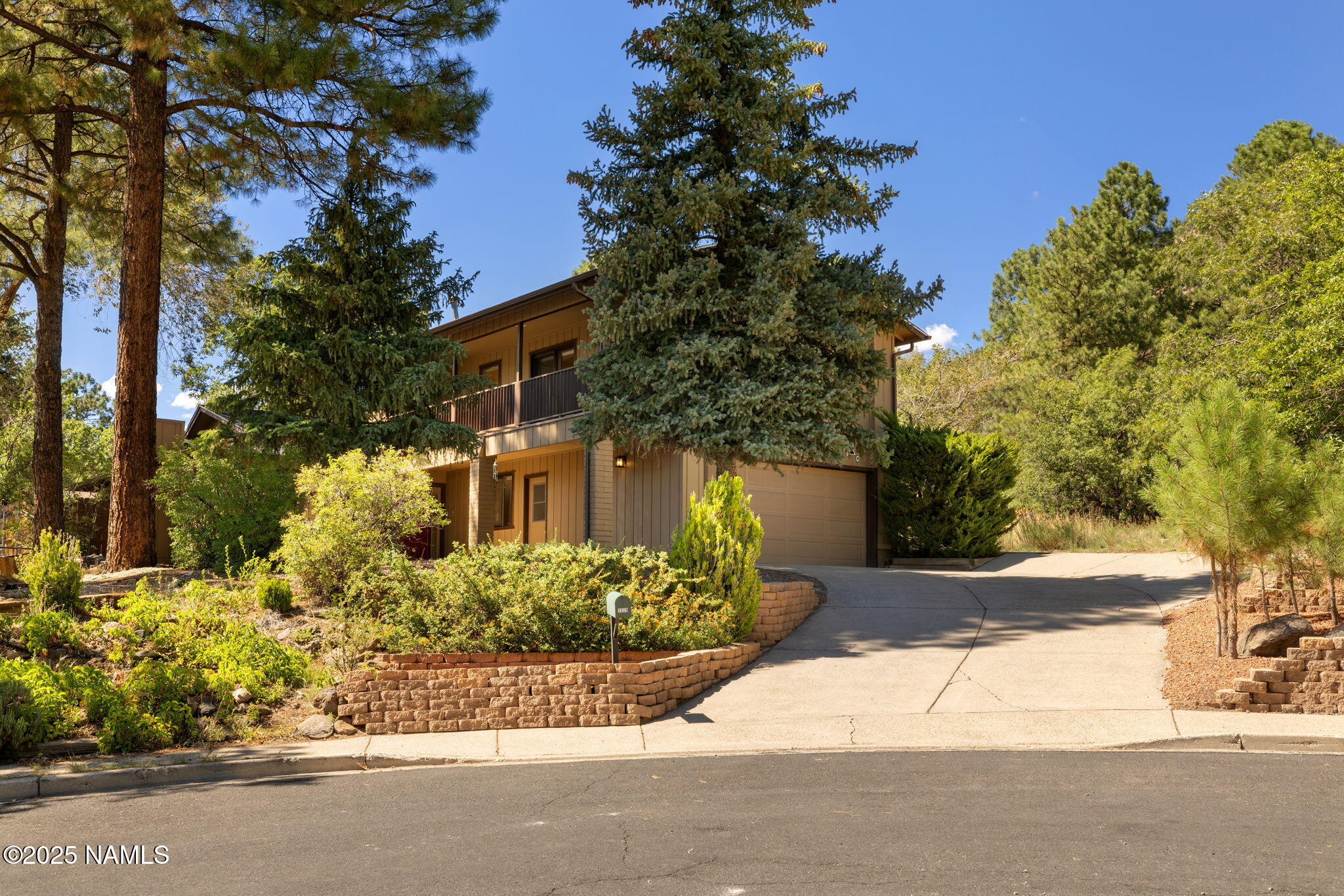 3939 N Geneva Circle