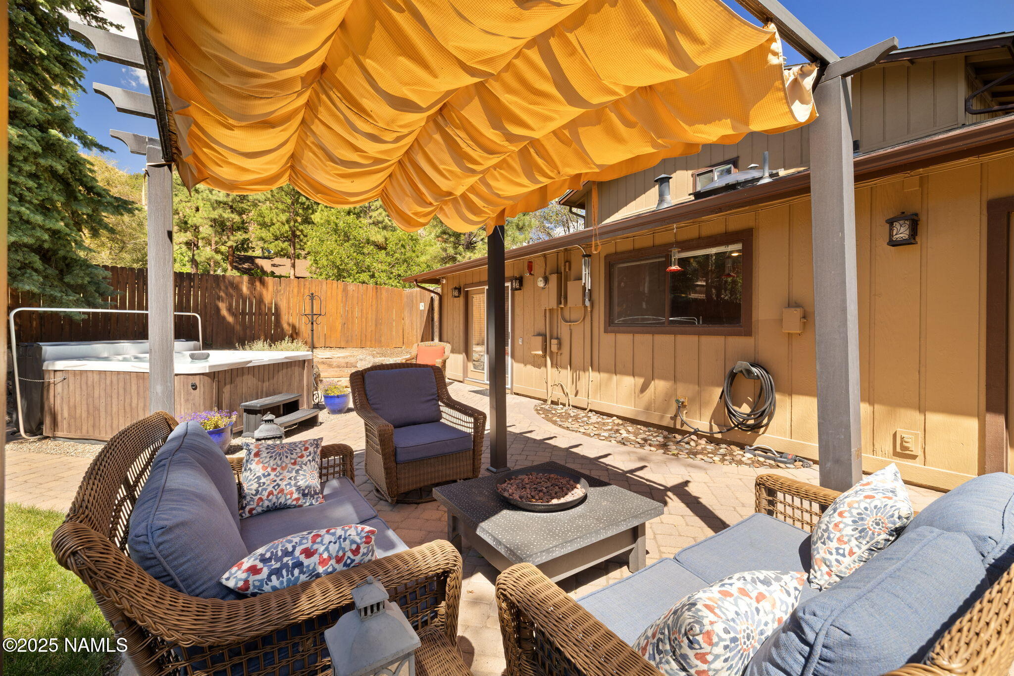 3939 N Geneva Circle