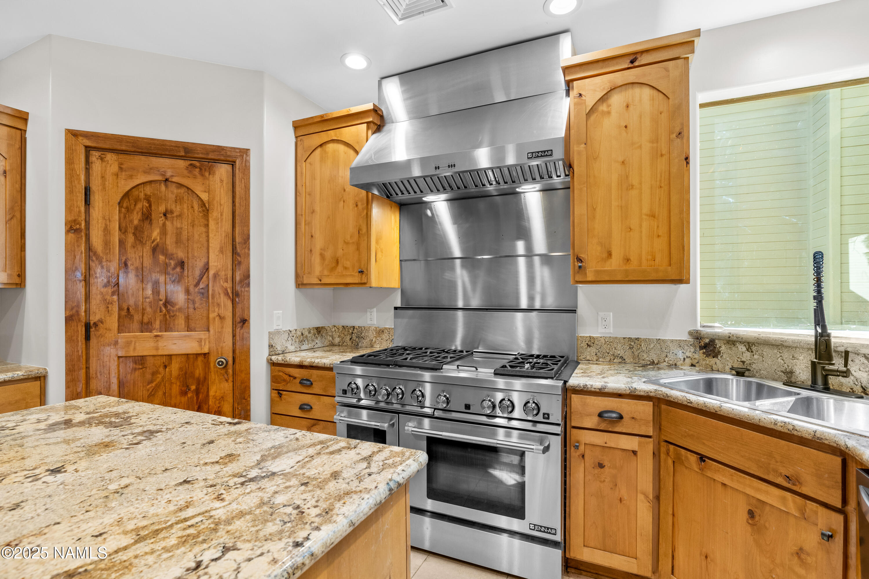 4613 S Bedrock Trail