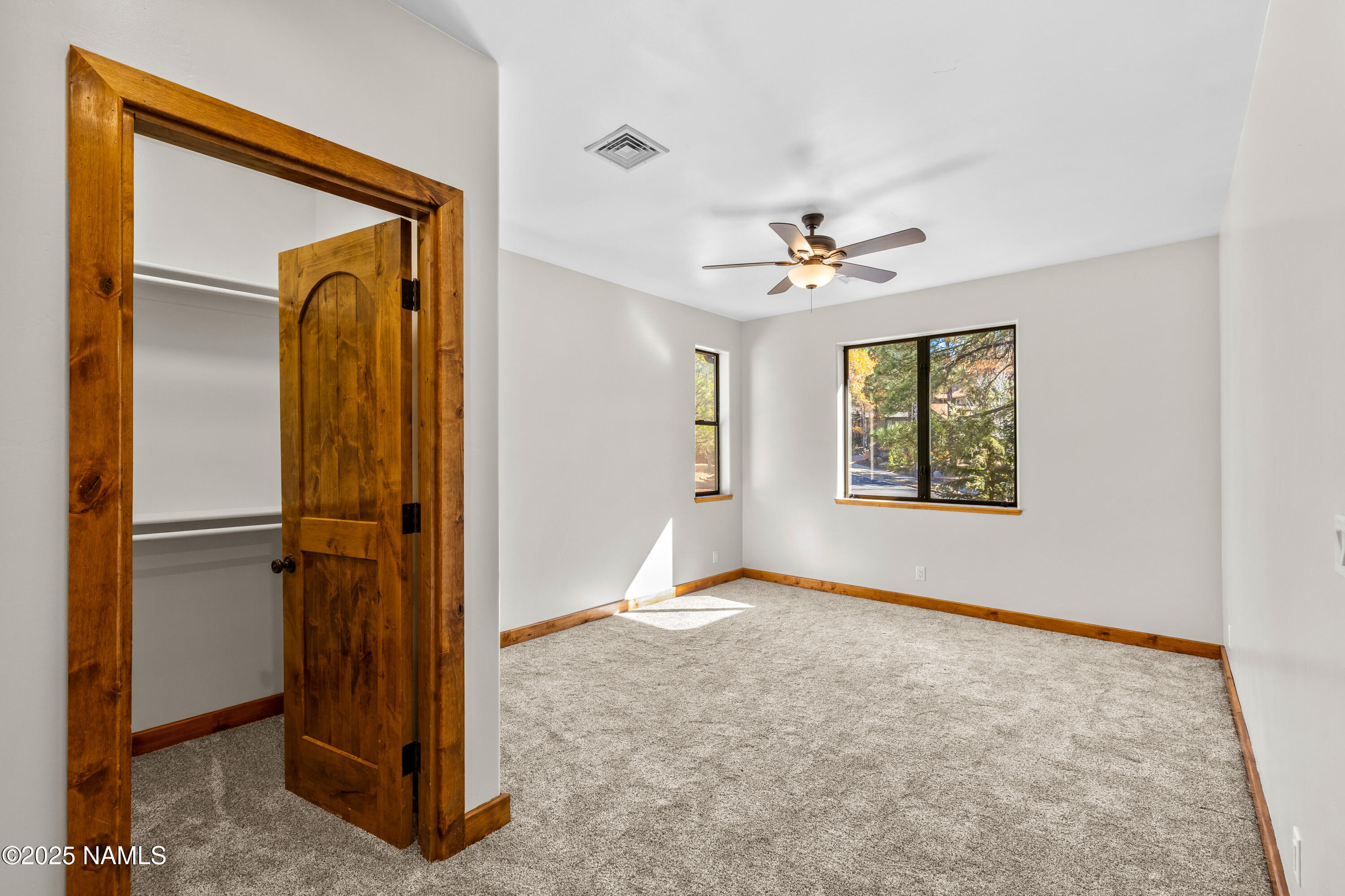 4613 S Bedrock Trail