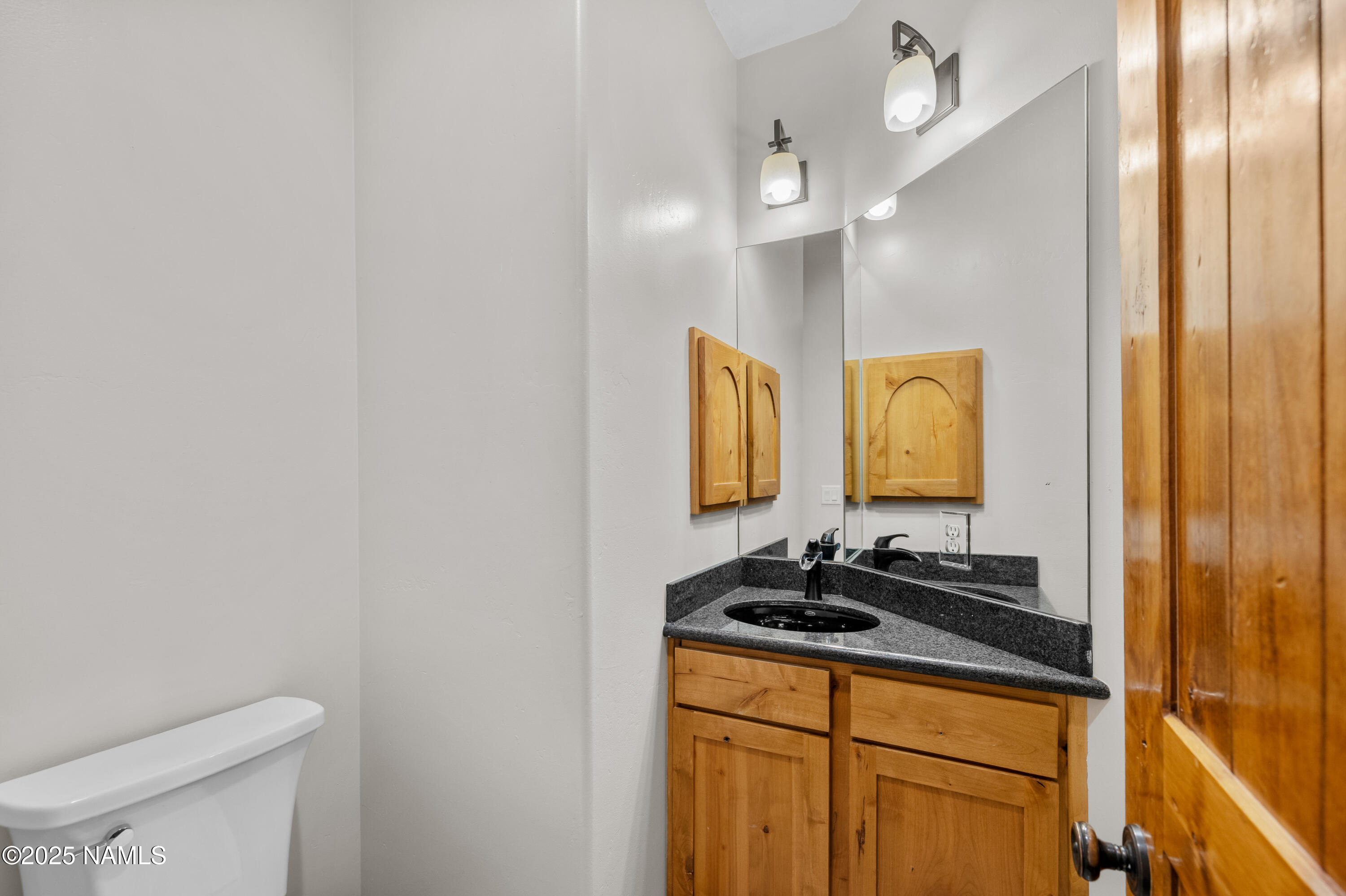 4613 S Bedrock Trail