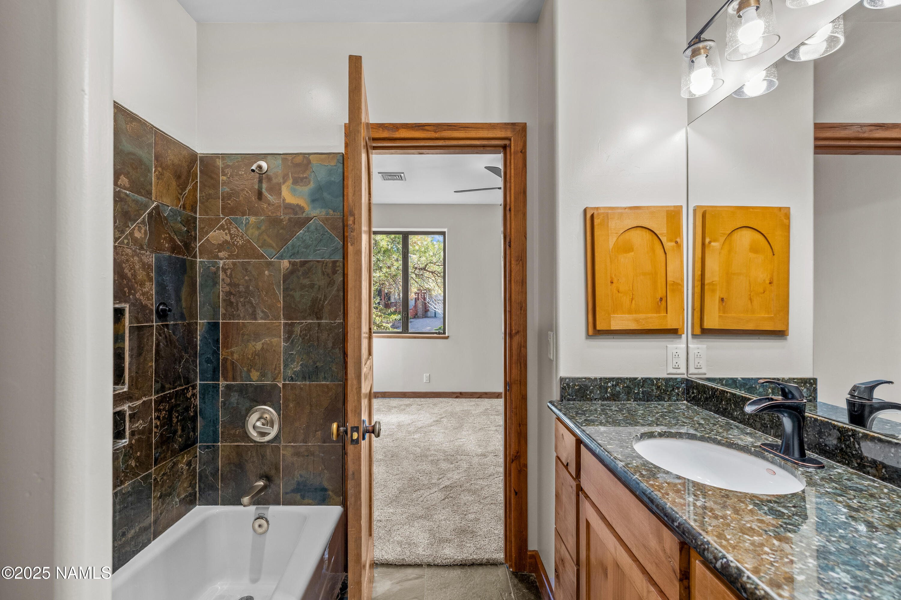 4613 S Bedrock Trail