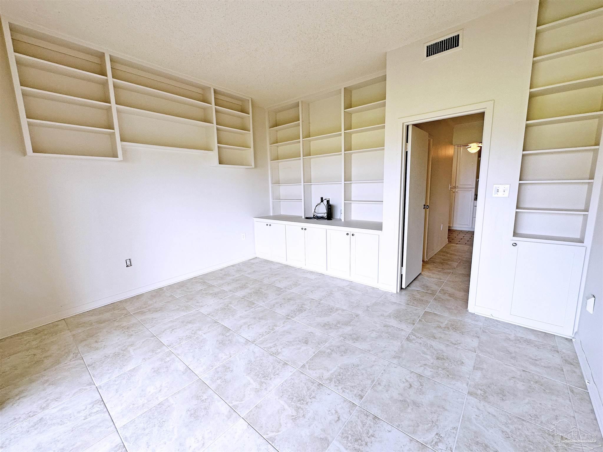 615 Bayshore Dr # 105