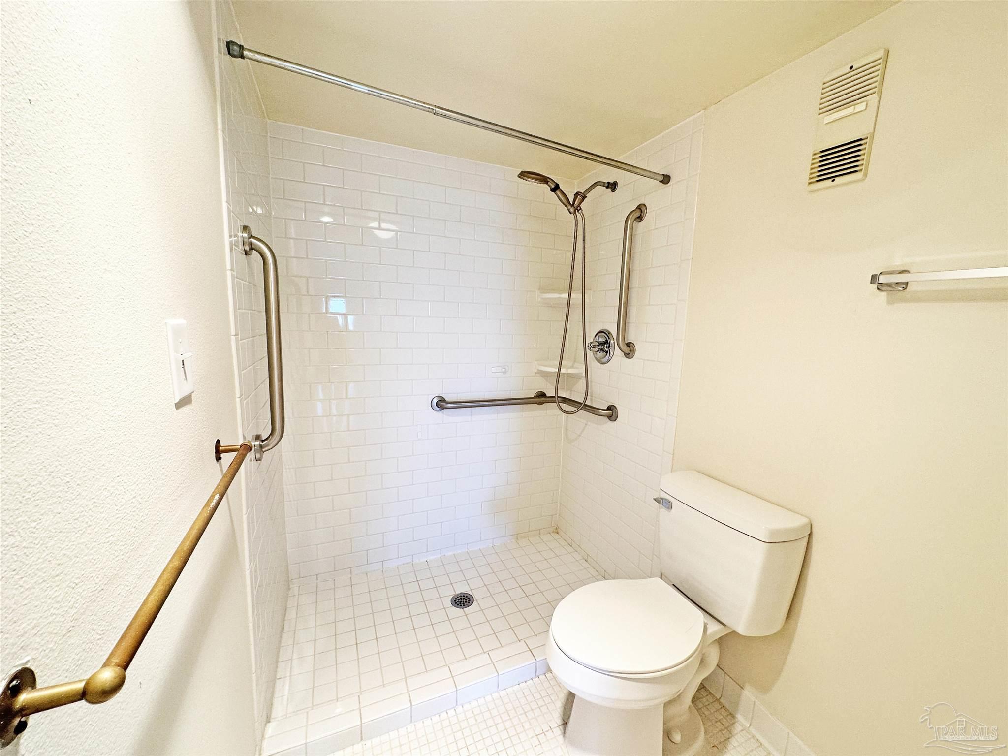 615 Bayshore Dr # 105