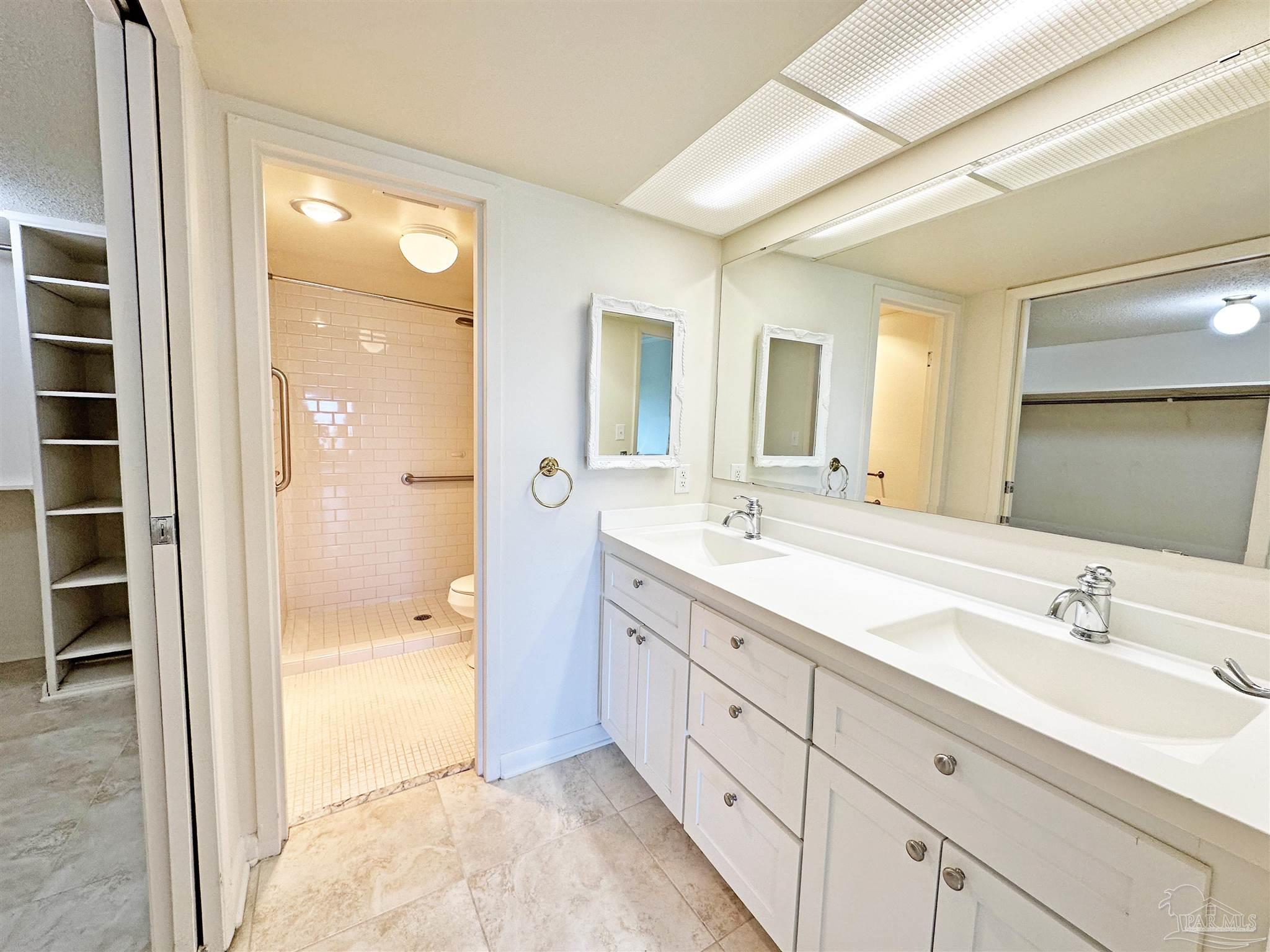 615 Bayshore Dr # 105