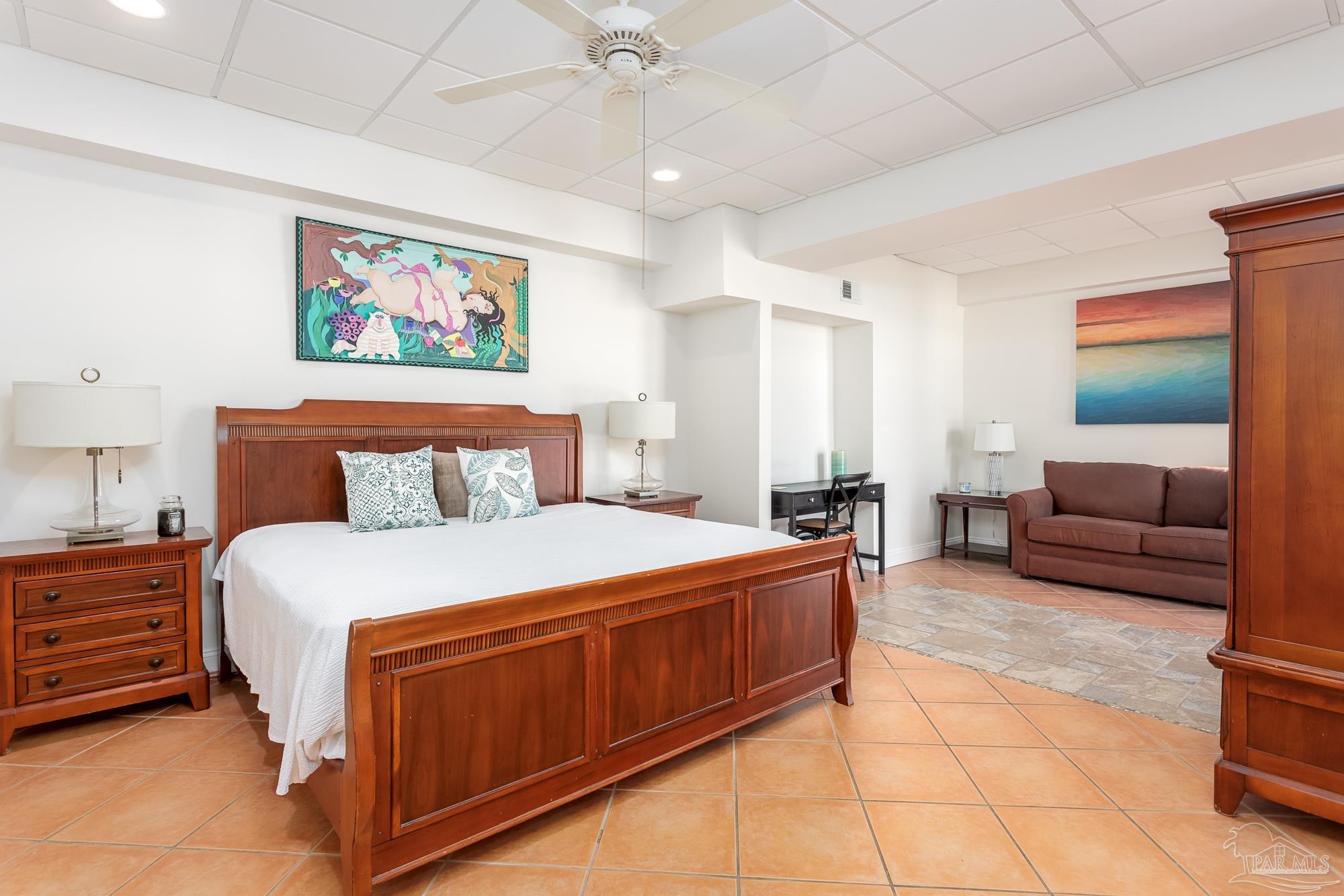 999 Ft Pickens Rd # 202