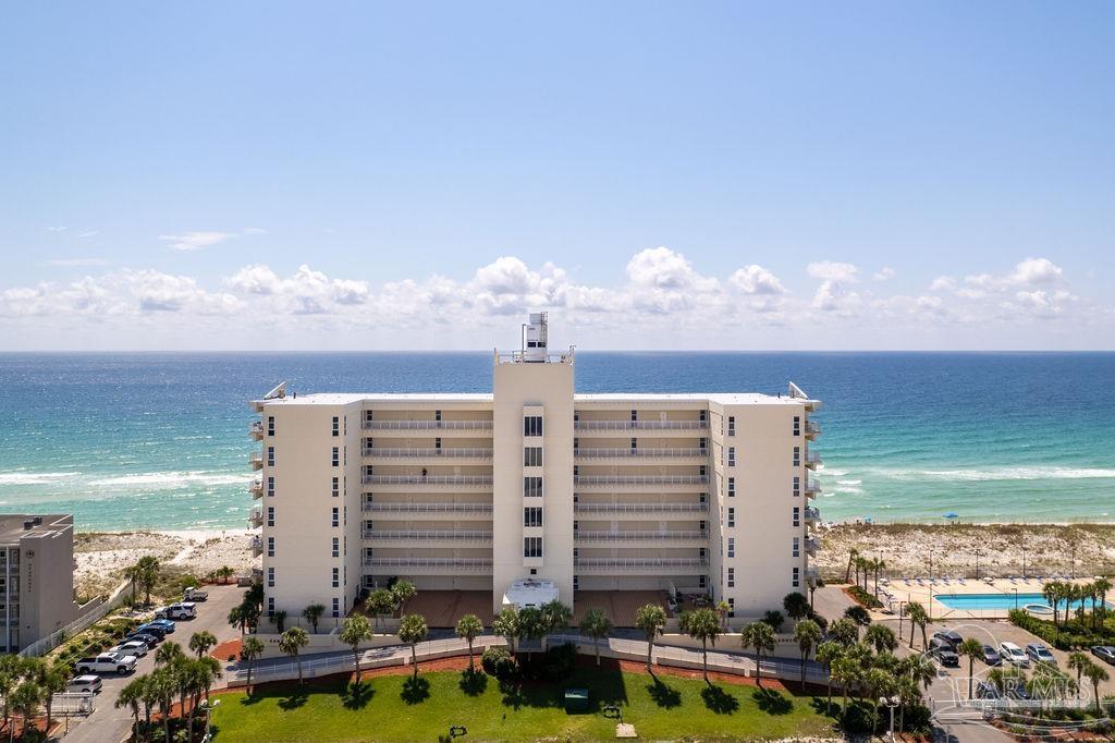 999 Ft Pickens Rd # 202