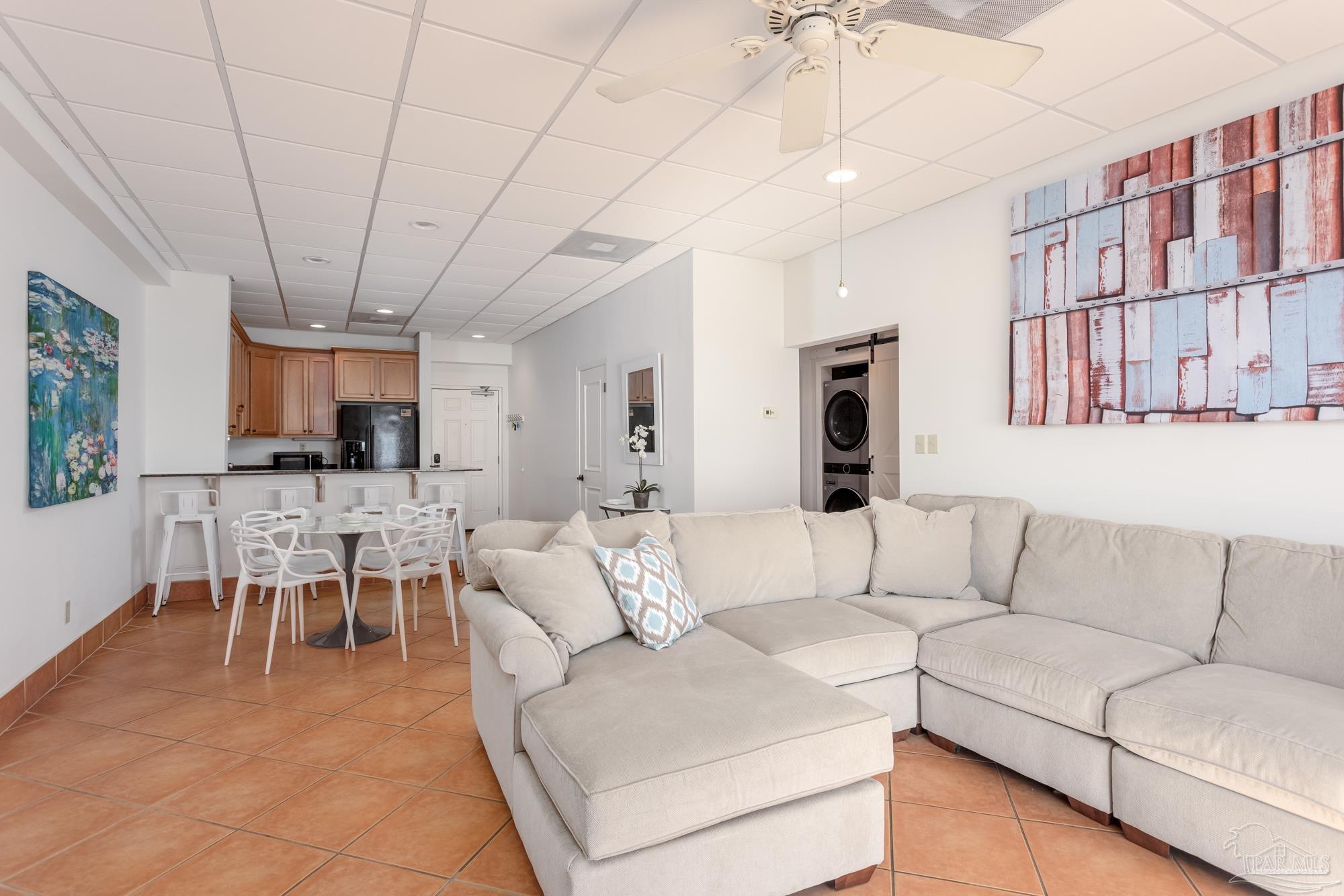 999 Ft Pickens Rd # 202