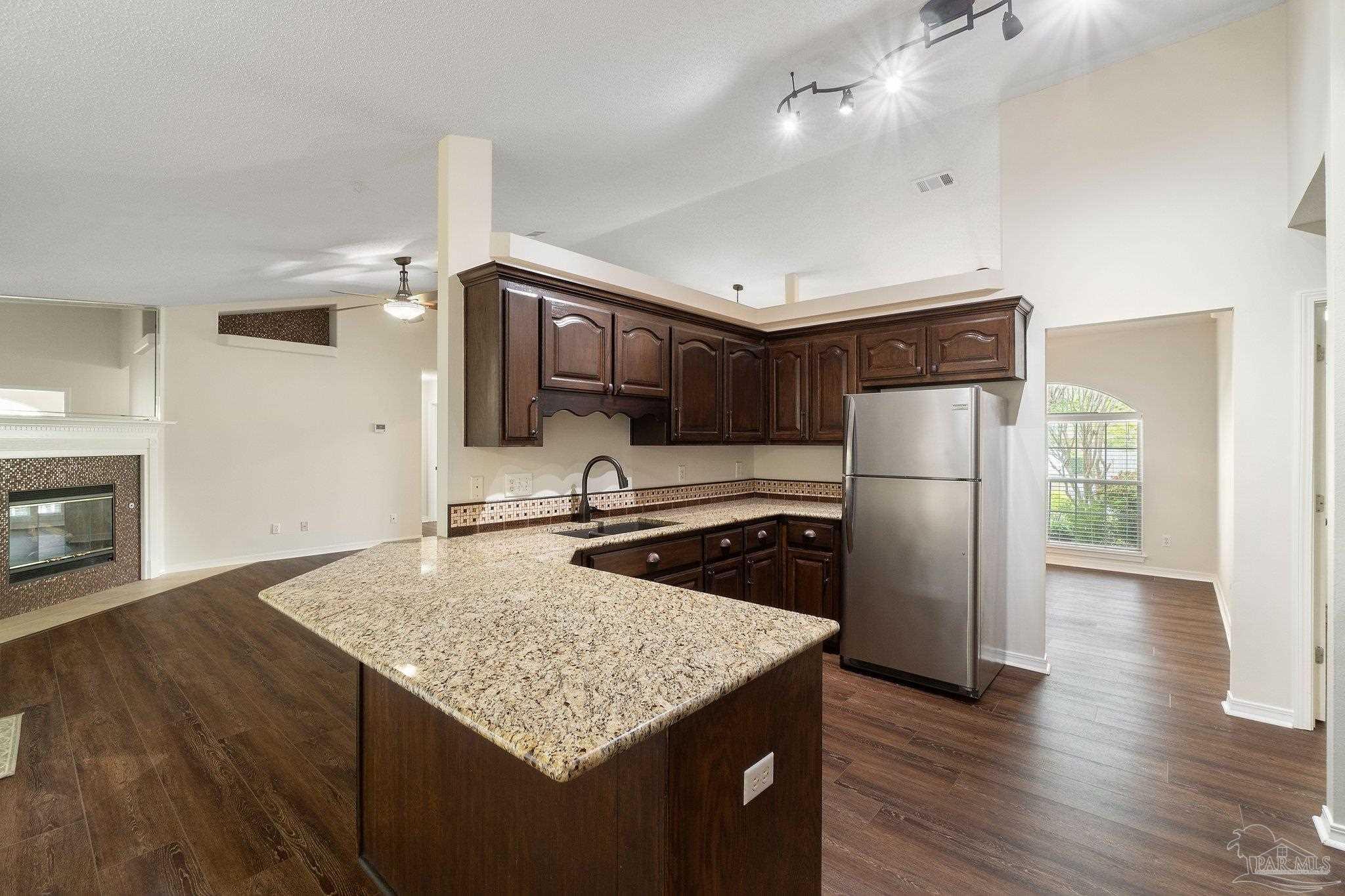 10170 Candlestick Ln