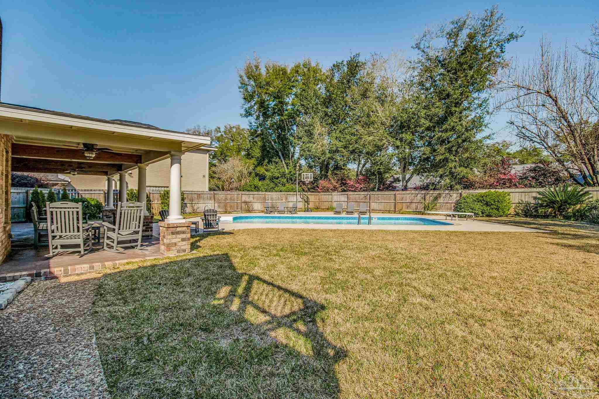 2450 Semoran Dr