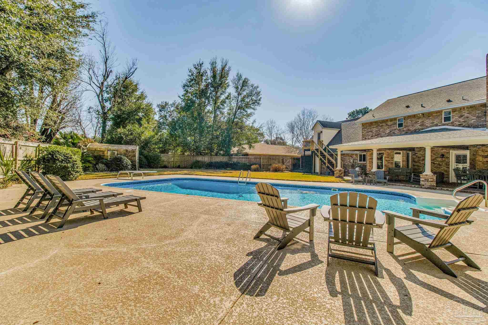 2450 Semoran Dr