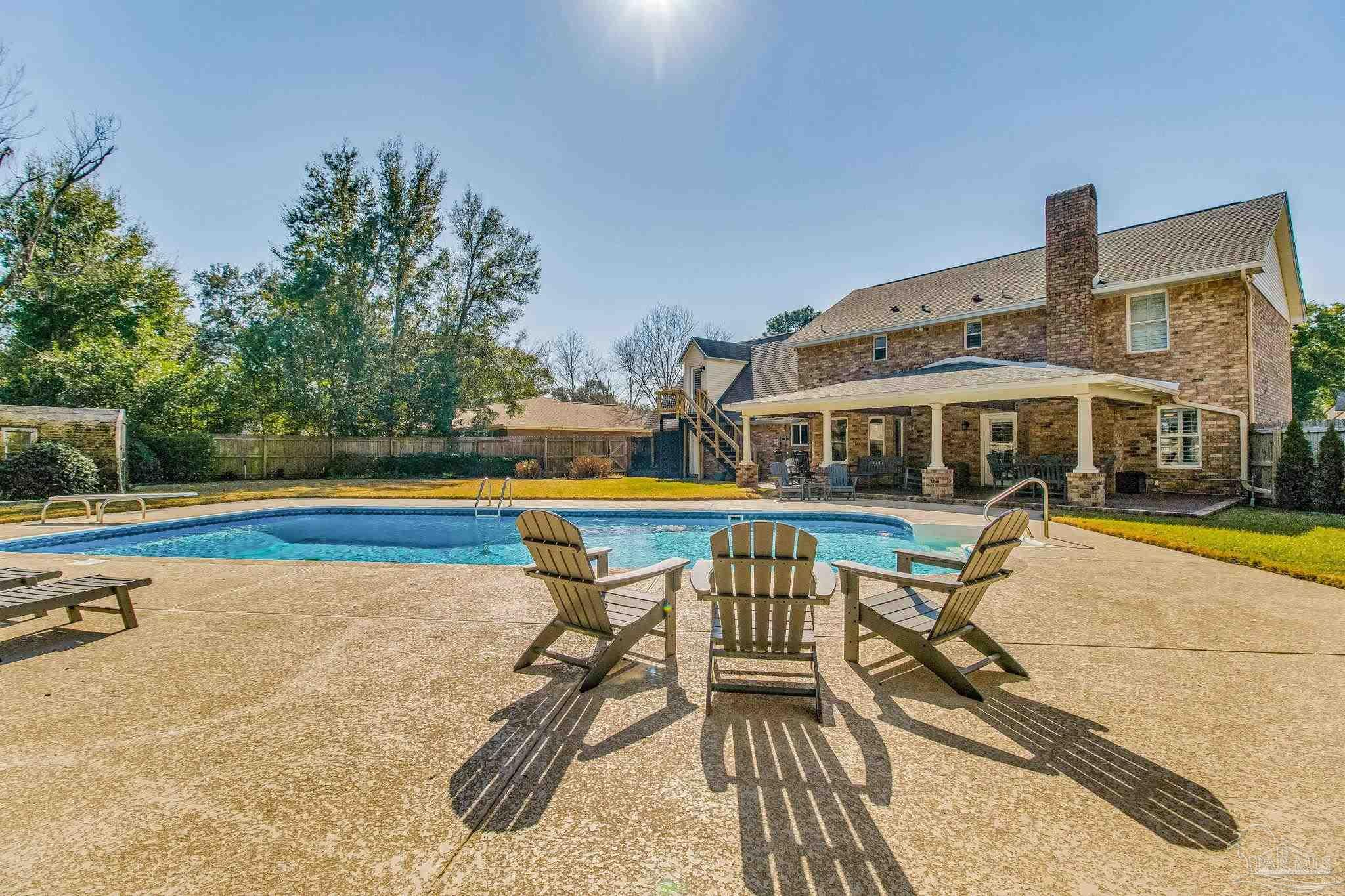 2450 Semoran Dr