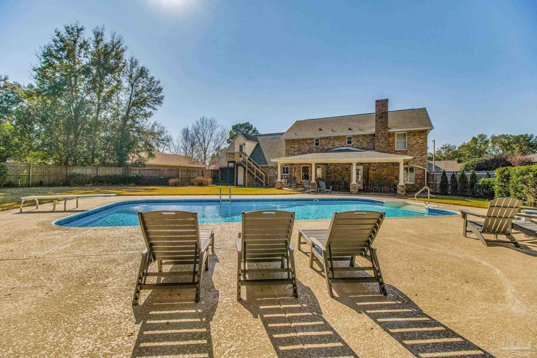 2450 Semoran Dr