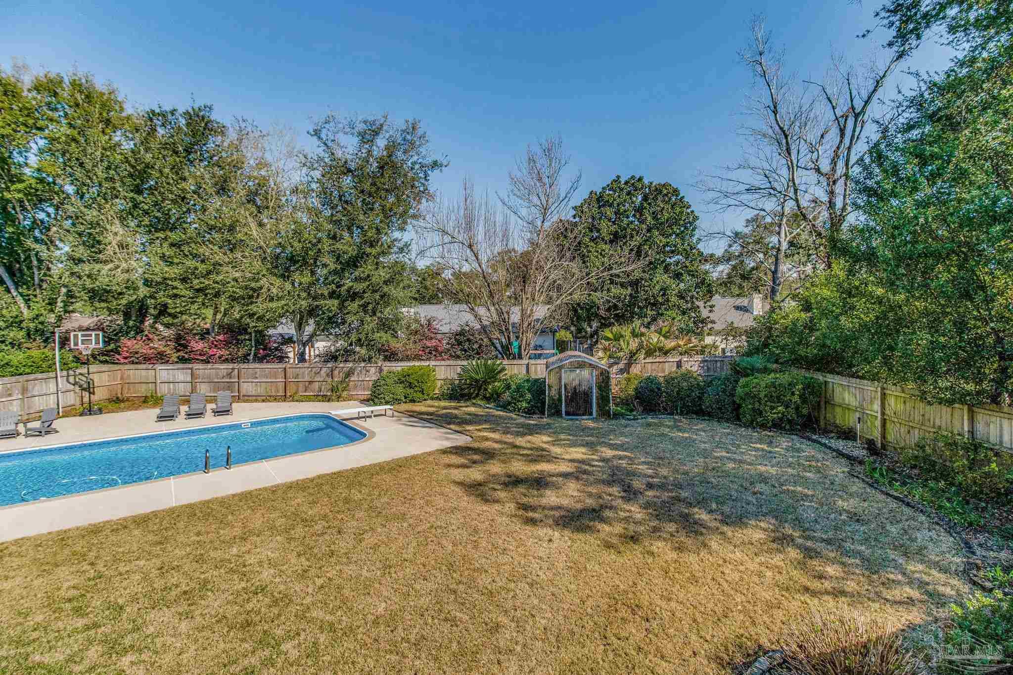 2450 Semoran Dr