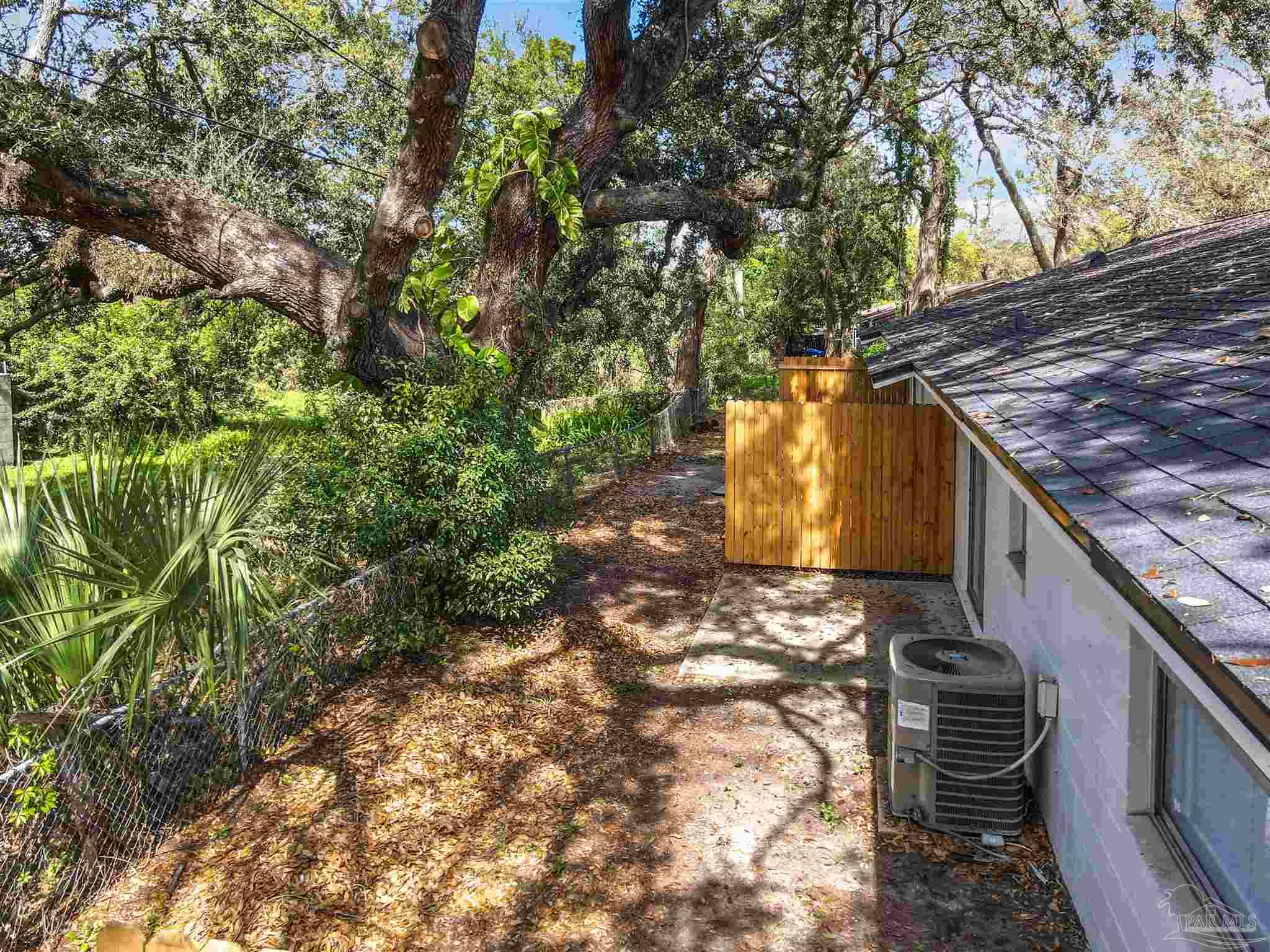 5034 W Washington St