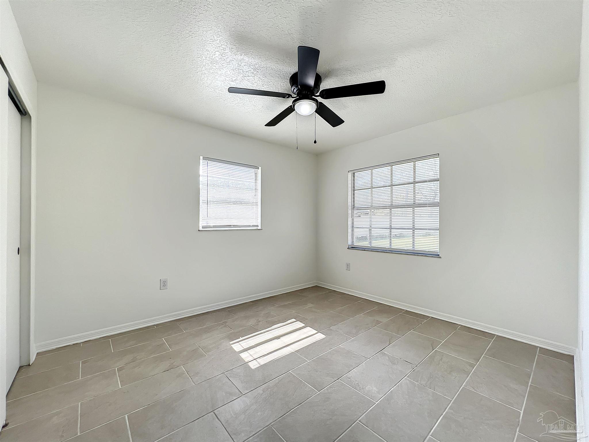 5034 W Washington St