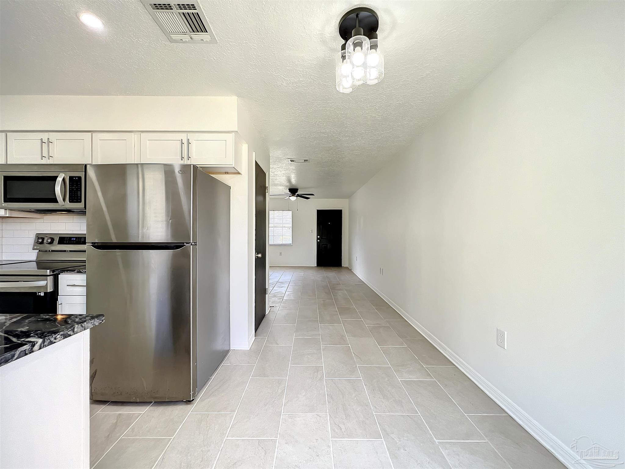 5034 W Washington St