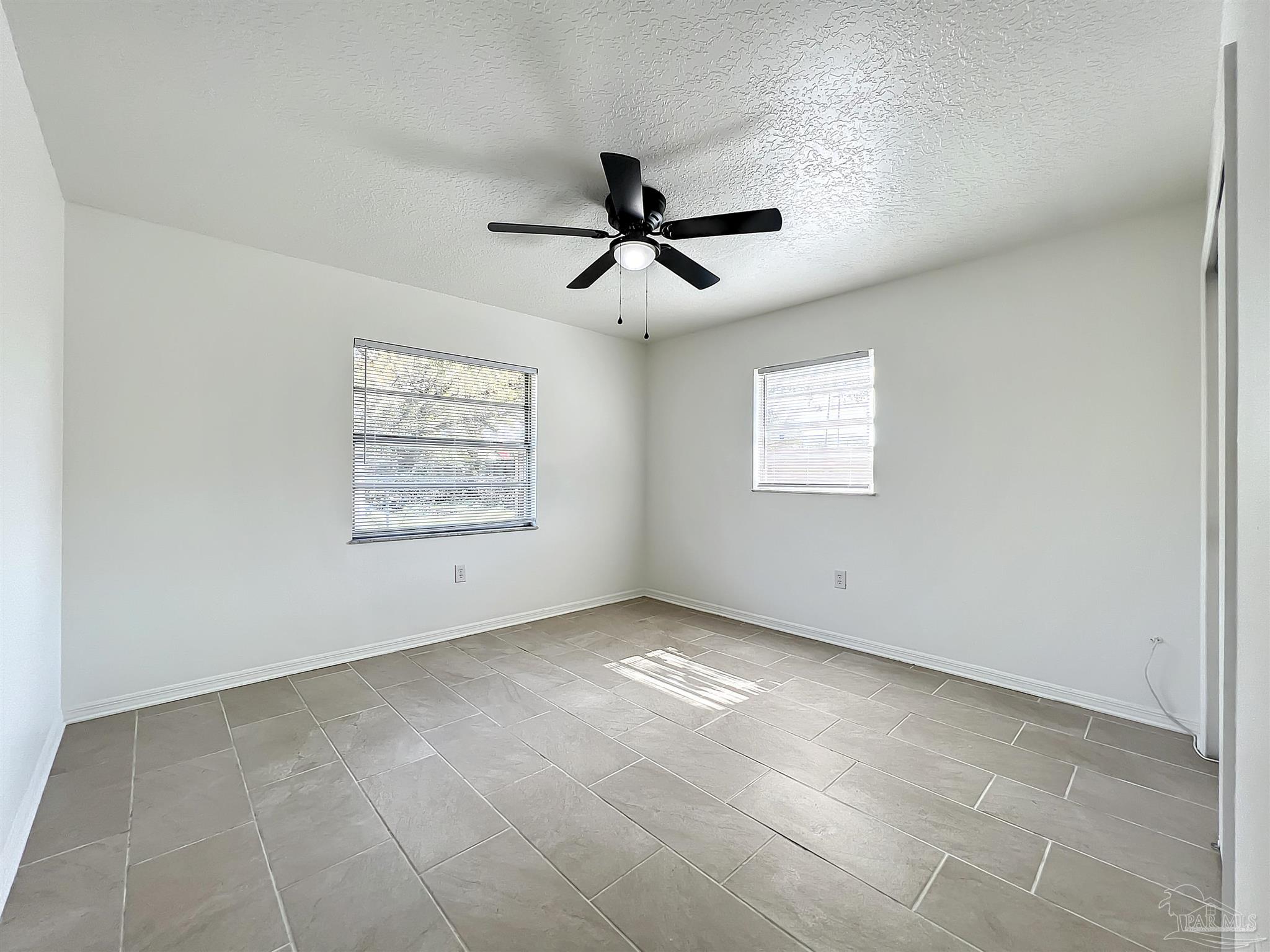 5034 W Washington St