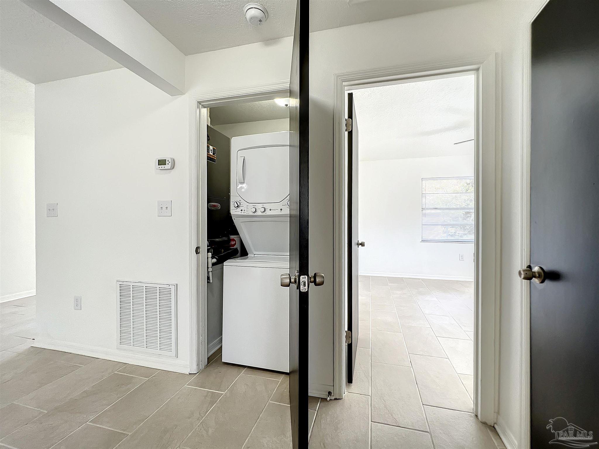 5034 W Washington St