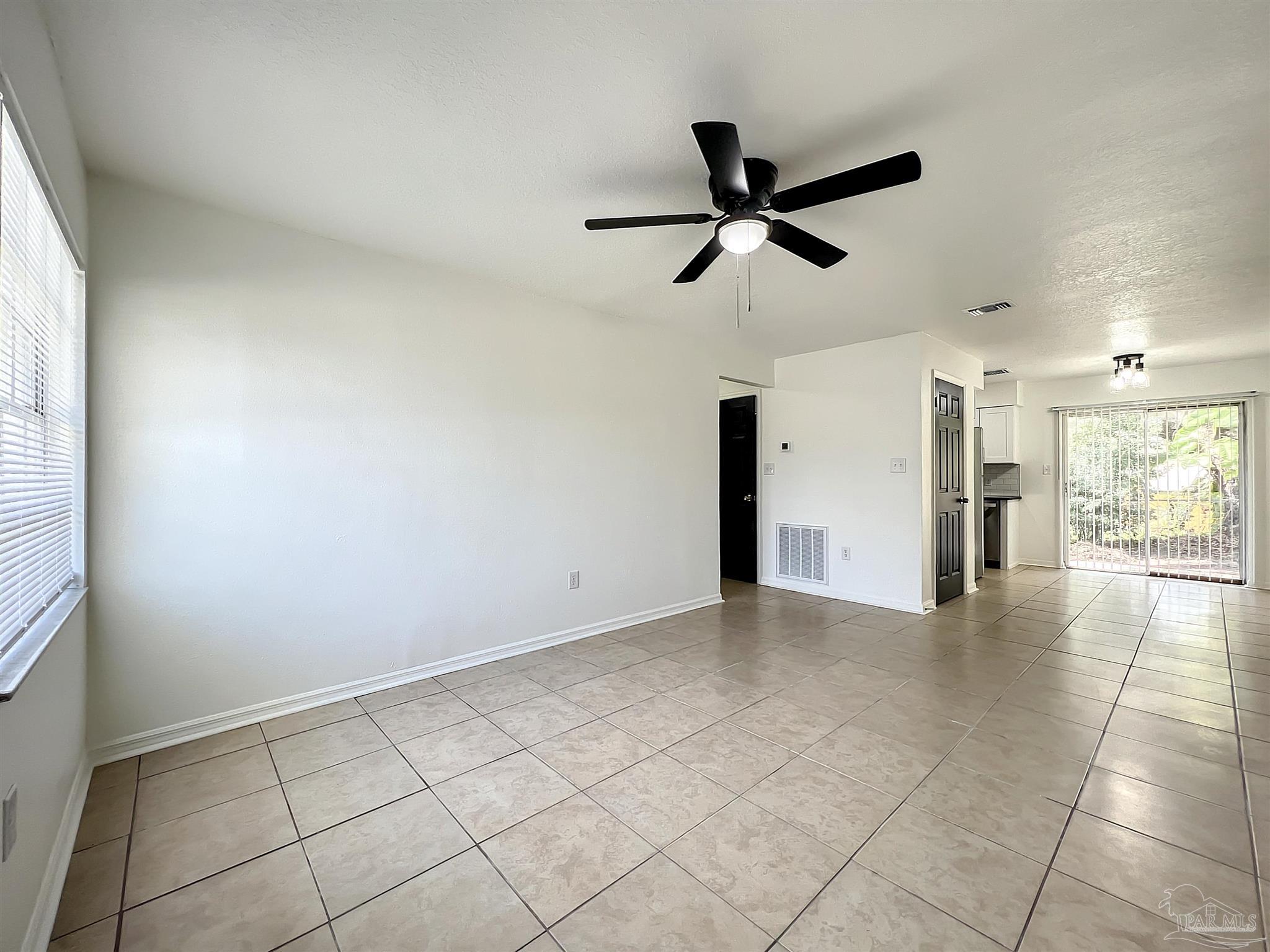 5034 W Washington St