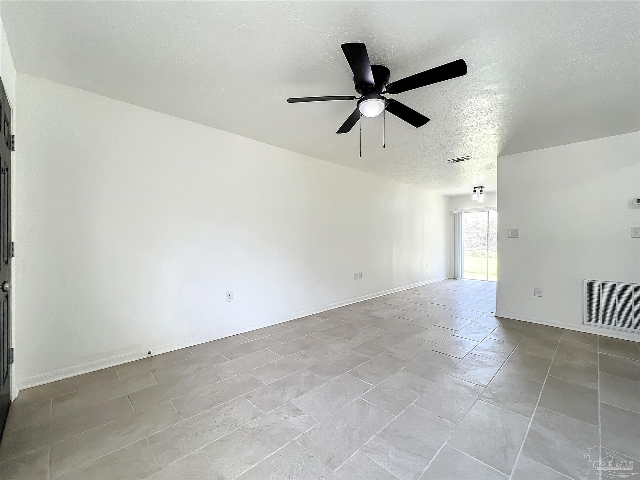 5034 W Washington St