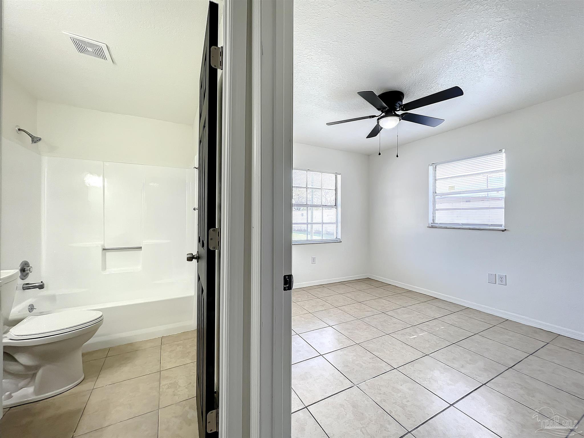 5034 W Washington St