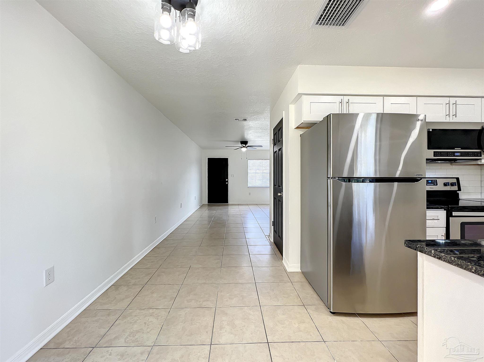 5034 W Washington St