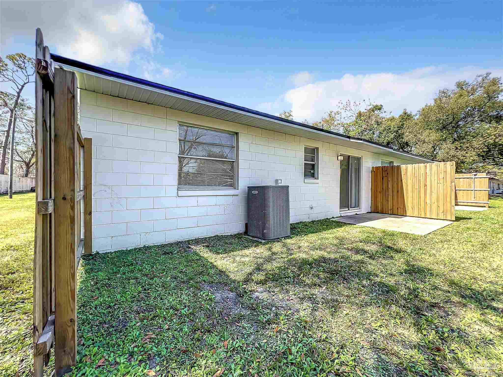 5034 W Washington St