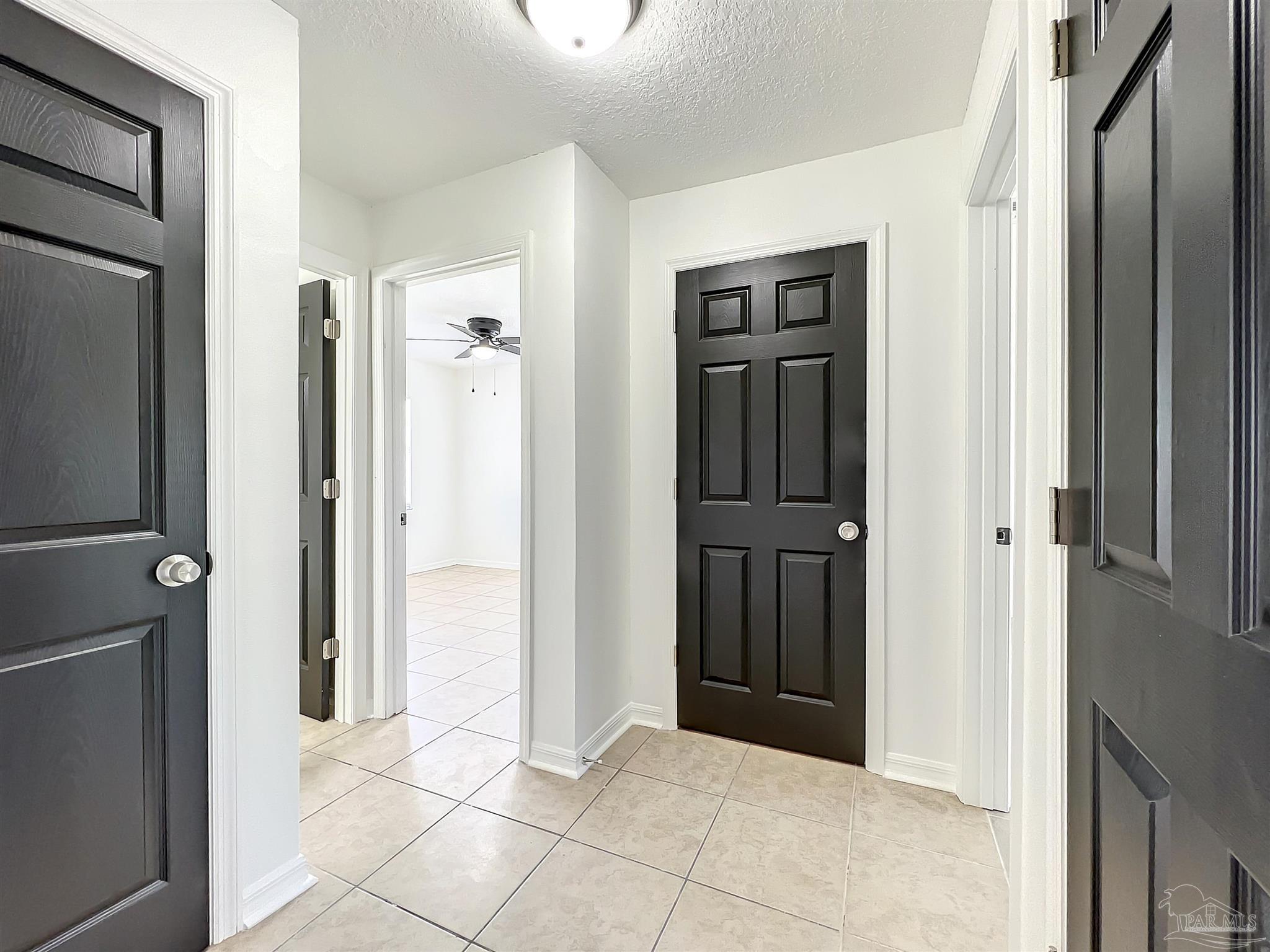 5034 W Washington St