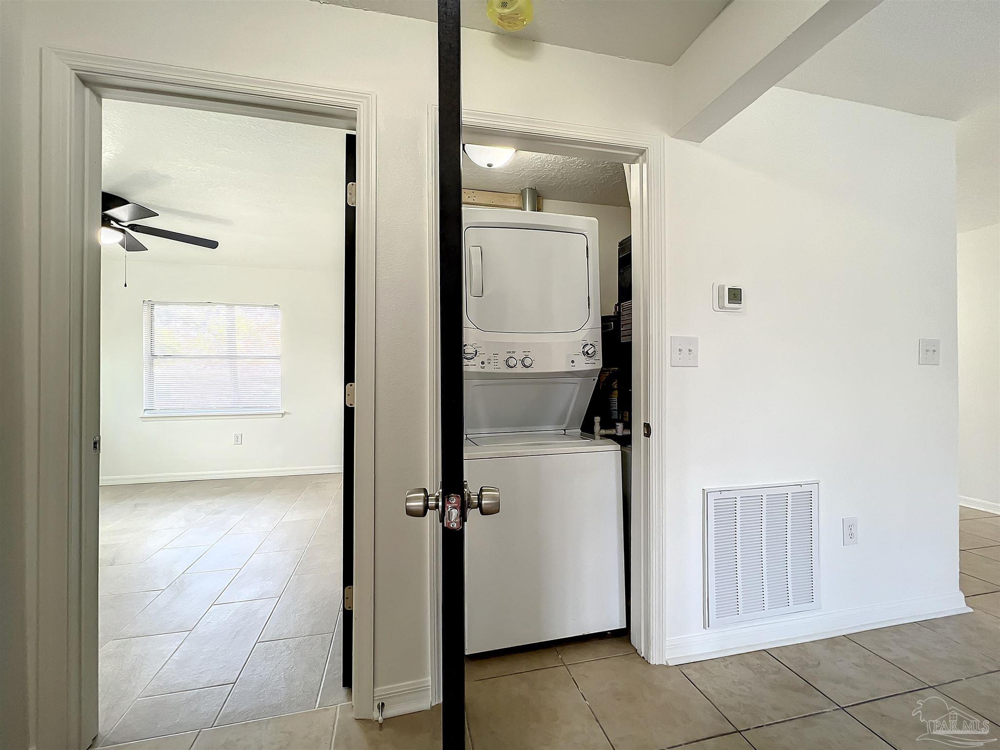 5034 W Washington St