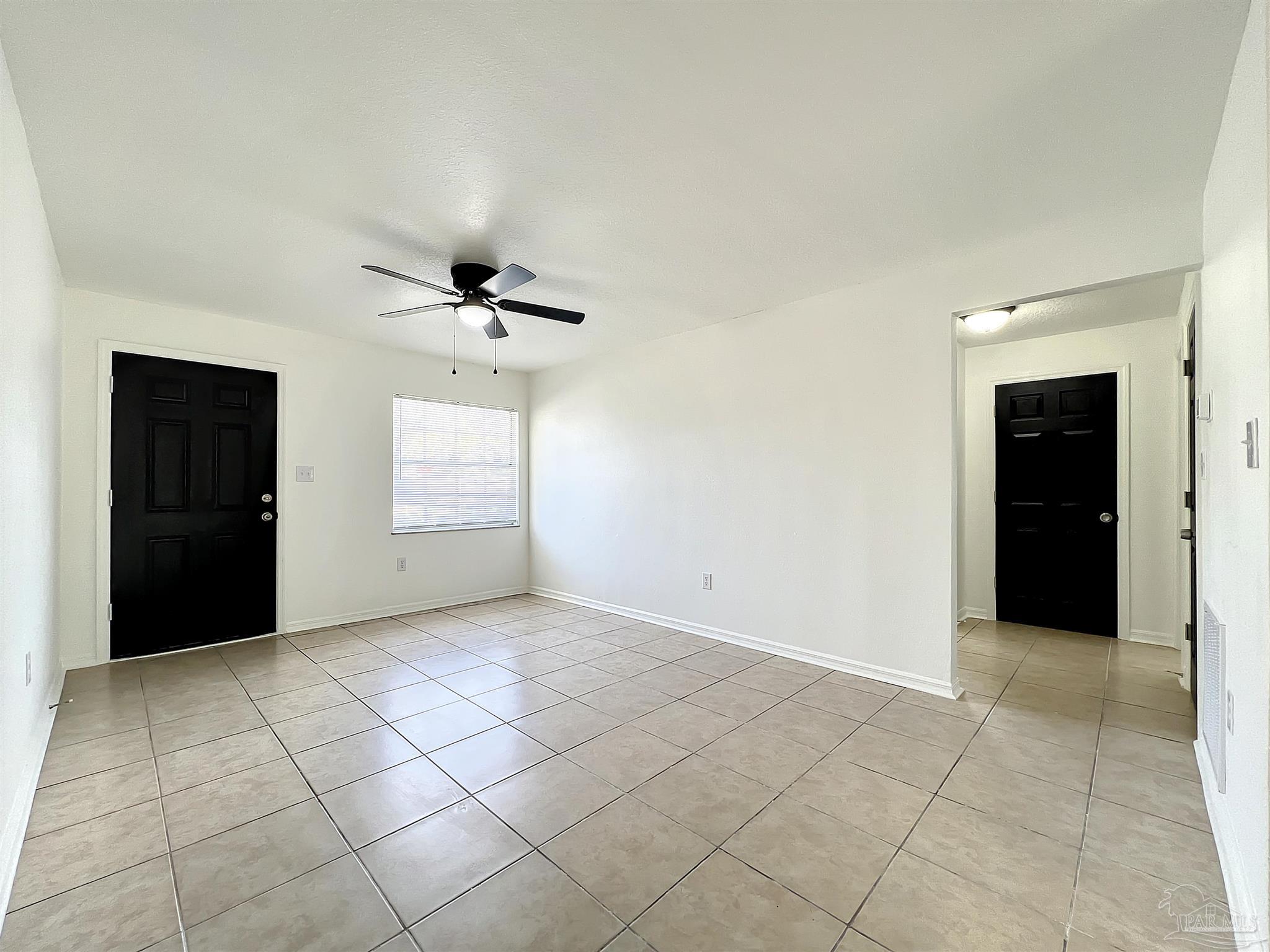 5034 W Washington St