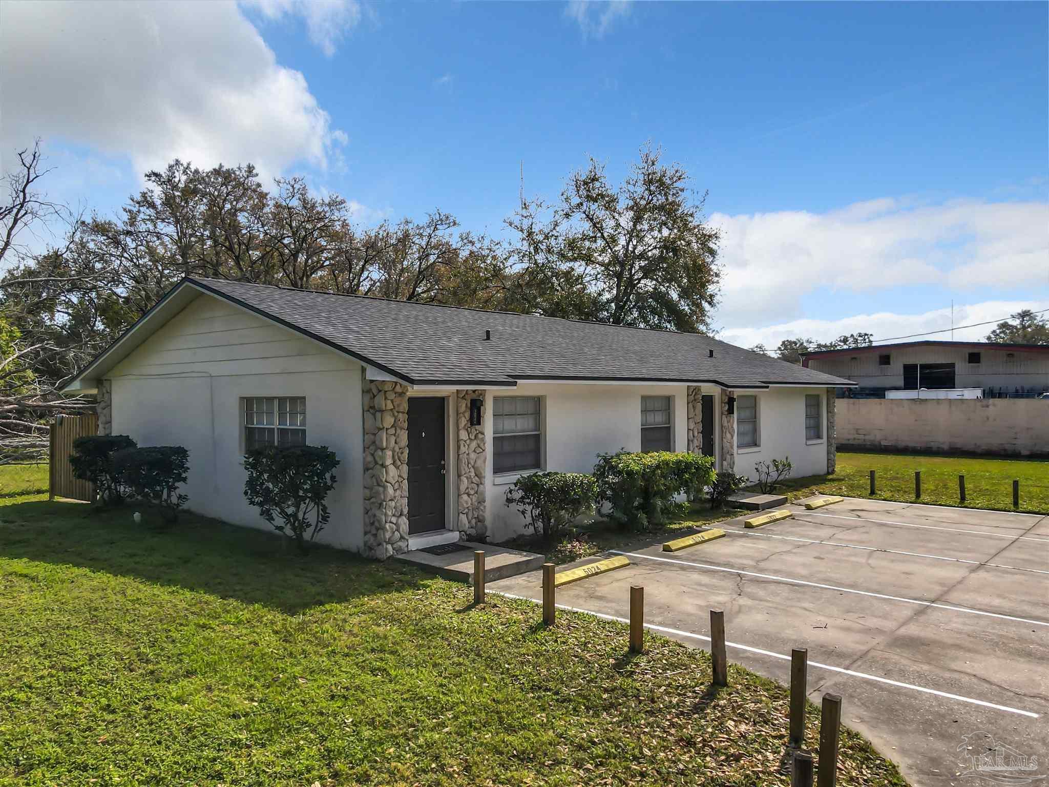 5034 W Washington St